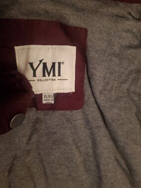 YMI Gray Knit Top with Burgundy Trim
